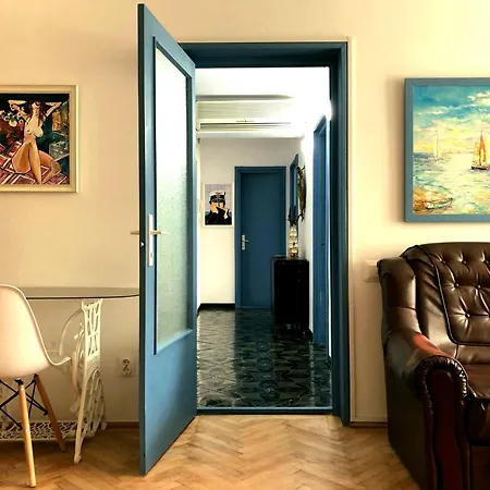 Live In An Art Gallery - Central Location Constanta Exterior photo