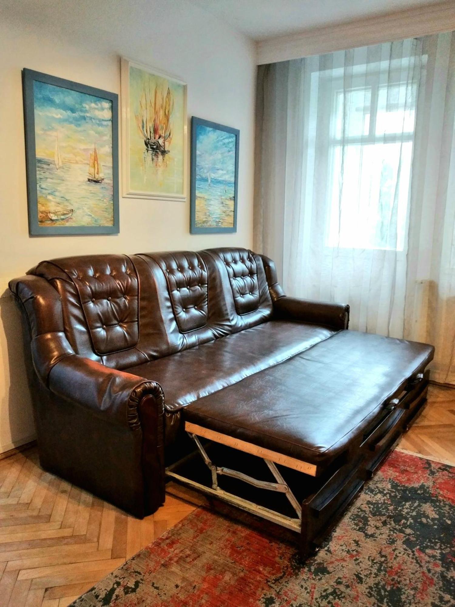 Live In An Art Gallery - Location Apartment