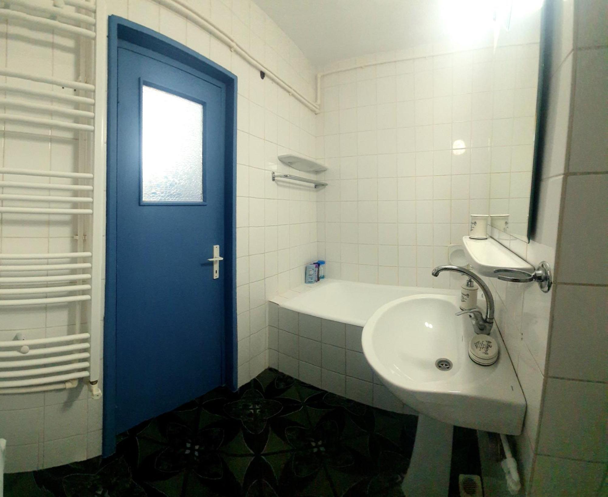 Live In An Art Gallery - Location * Constanta
