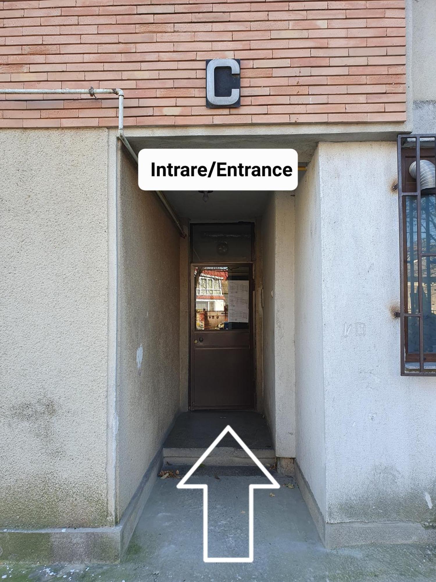 Apartment Live In An Art Gallery - Location Constanta