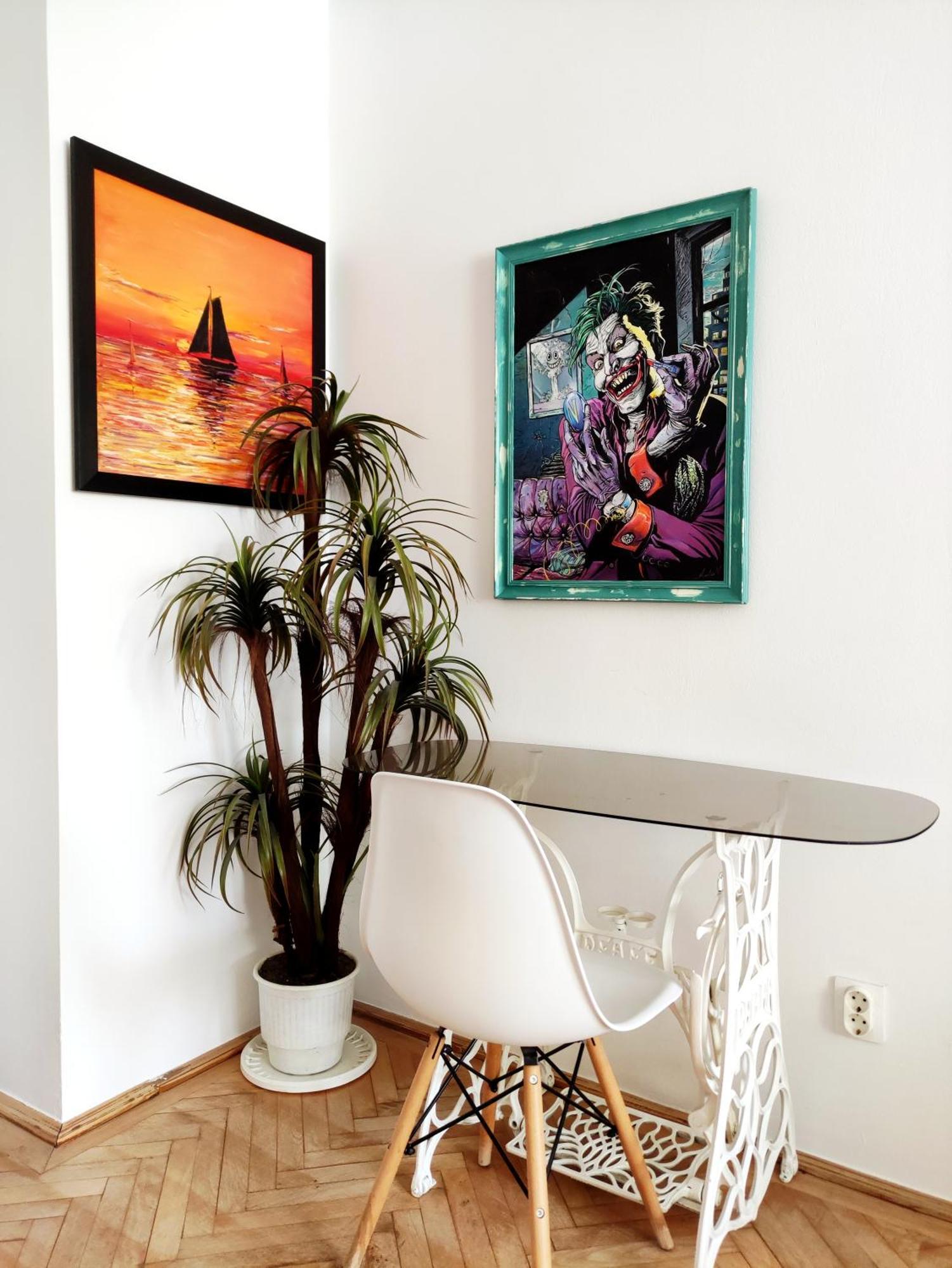 Live In An Art Gallery - Location Constanta